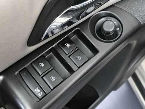 Used 2013 Chevrolet Cruze LS FWD image 18