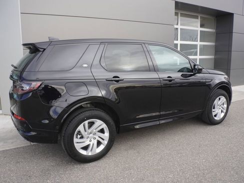 Used 2025 Land Rover Discovery Sport S image 4