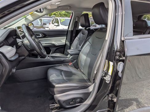 Used 2022 Jeep Compass Limited image 20