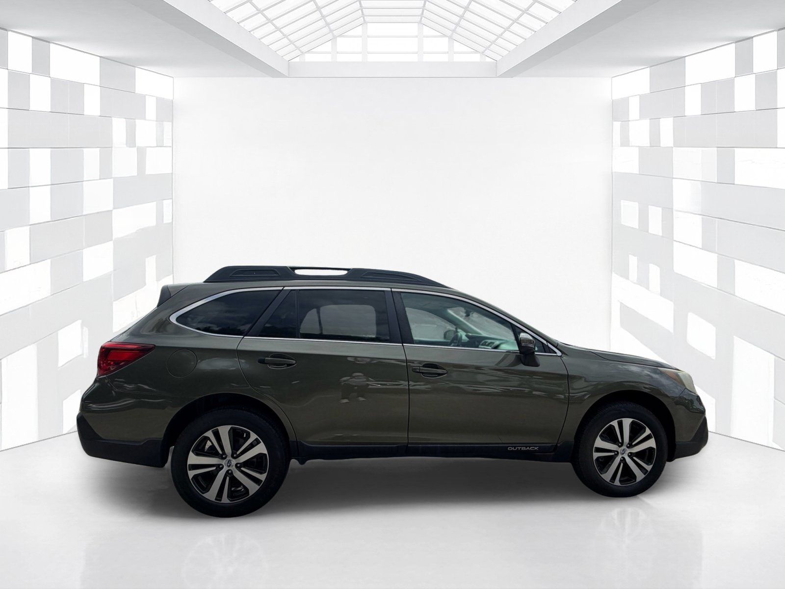 Used 2018 Subaru Outback 2.5i Limited AWD/4WD image 8