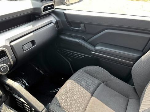 Used 2025 Toyota 4Runner SR5 AWD/4WD image 31