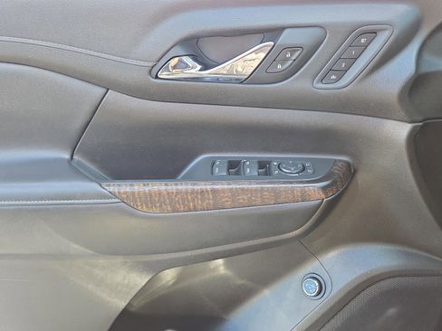 Used 2021 GMC Acadia Denali w/ Denali Technology Package image 40