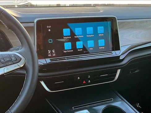 Certified 2024 Volkswagen Atlas SE image 12