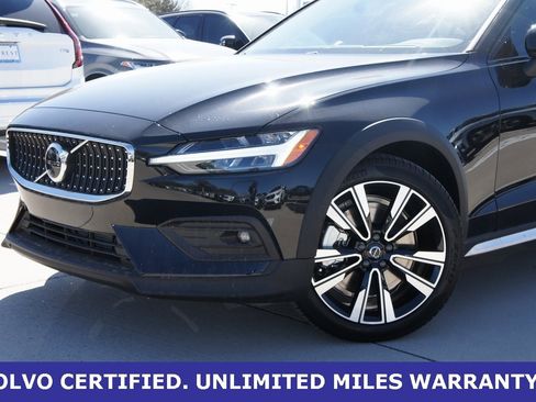 New 2025 Volvo V60 B5 Cross Country Ultra w/ Protection Package Premier image 6