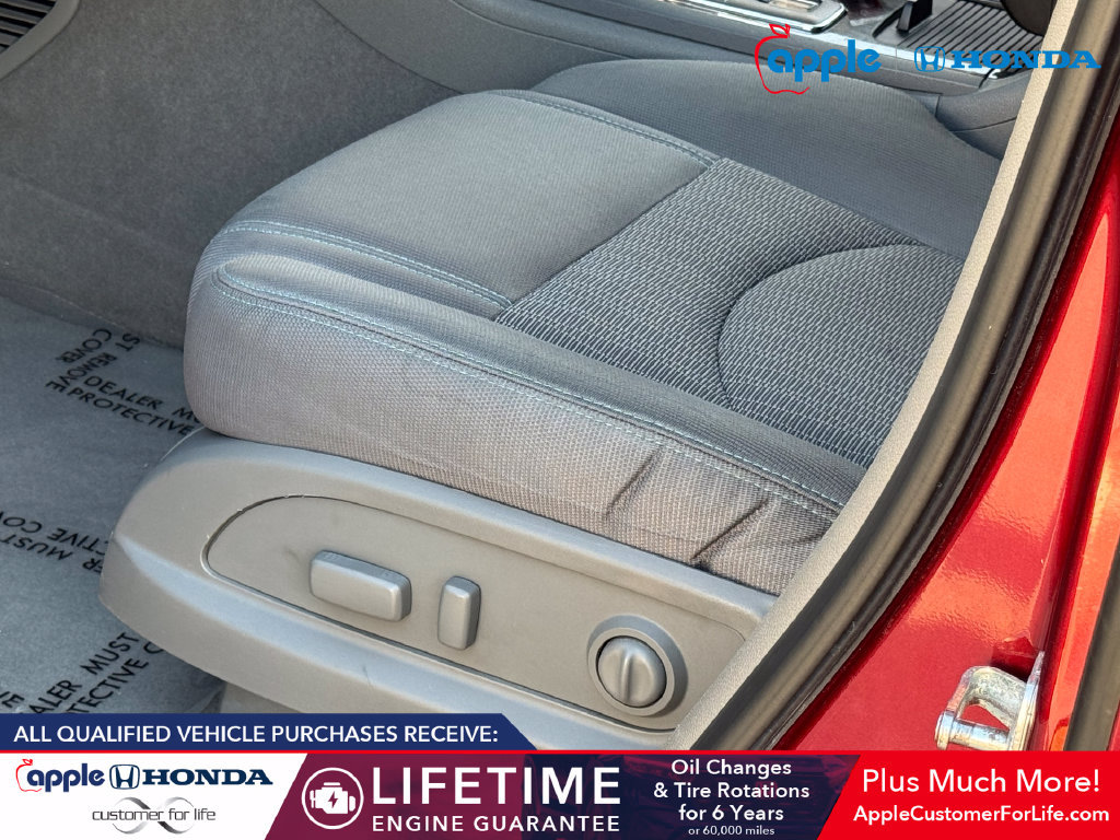 Used 2016 Chevrolet Traverse LT FWD image 7