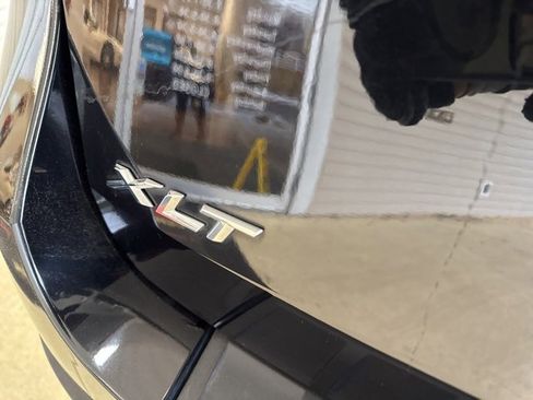 Used 2020 Ford Explorer XLT image 33