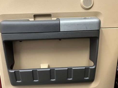 Used 2014 Ford F350 Lariat w/ Lariat Interior Package image 17