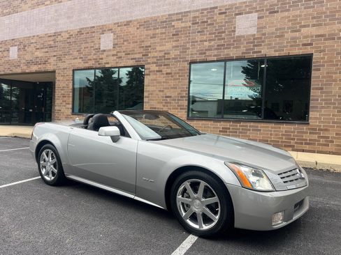 Used 2004 Cadillac XLR RWD image 49