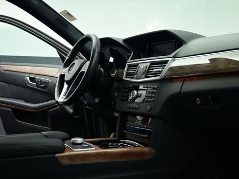 Used 2012 Mercedes-Benz E 350 4MATIC Sedan image 31