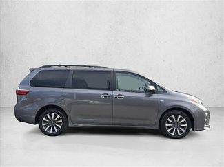 Used 2020 Toyota Sienna Limited Premium video 4