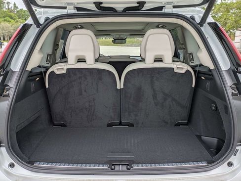 New 2026 Volvo XC90 B6 Ultra w/ Protection Package AWD/4WD image 13