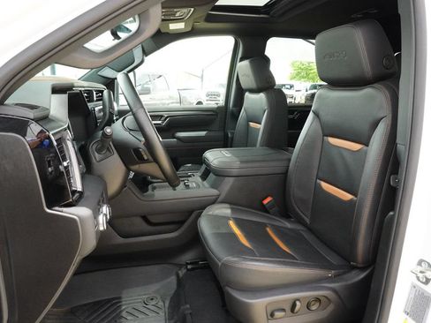 Used 2025 GMC Sierra 2500 AT4 w/ AT4 Premium Plus Package AWD/4WD image 26