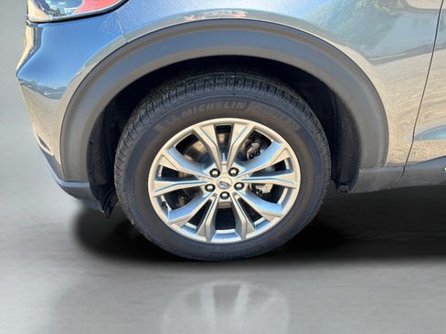 Used 2022 Ford Explorer XLT w/ Equipment Group 202A AWD/4WD image 25