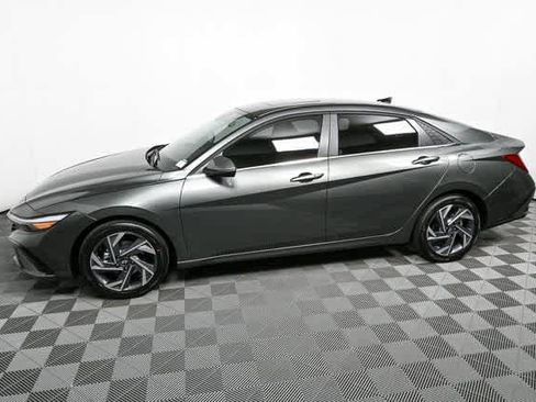 New 2026 Hyundai Elantra Limited image 16