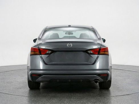 Used 2025 Nissan Altima 2.5 SV FWD image 7