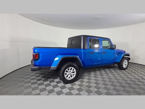 Used 2023 Jeep Gladiator Sport AWD/4WD image 40