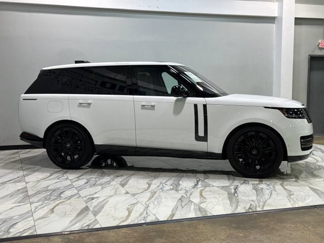 Used 2023 Land Rover Range Rover SE AWD/4WD image 5