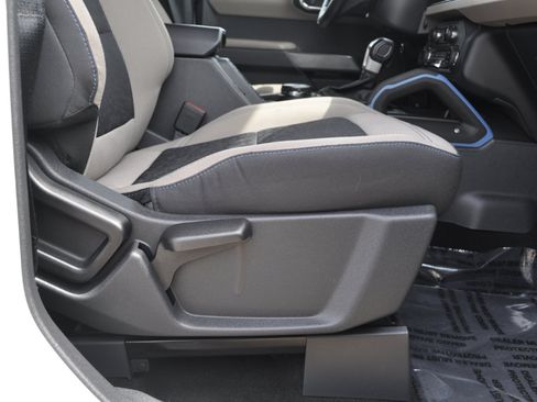 Used 2022 Ford Bronco Wildtrak image 23