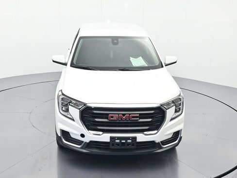 Used 2024 GMC Terrain SLE AWD/4WD image 28
