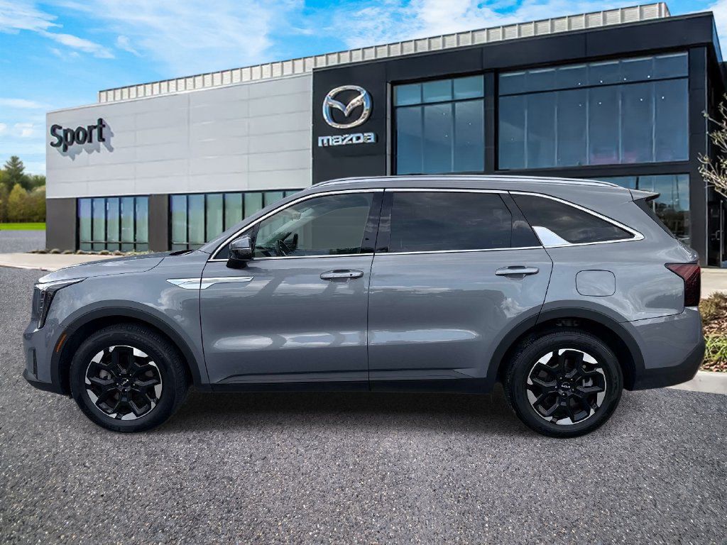 Used 2024 Kia Sorento S FWD image 7