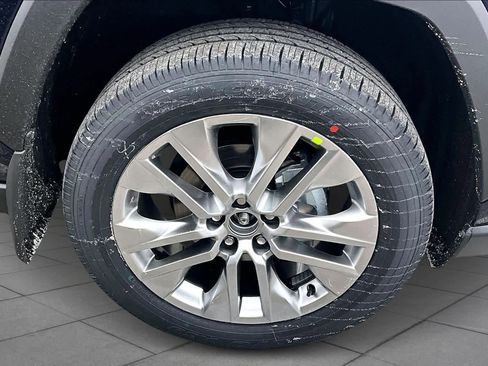 New 2025 Toyota RAV4 Limited image 12