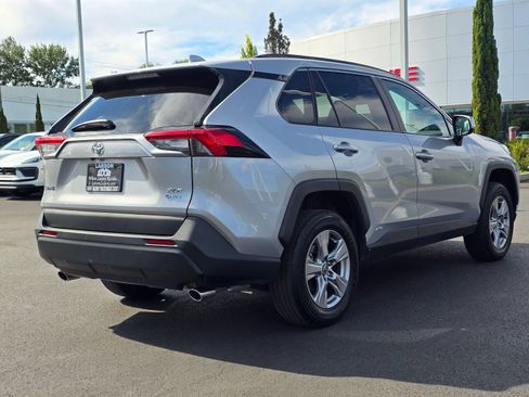 Used 2025 Toyota RAV4 XLE w/ Convenience Package AWD/4WD image 5