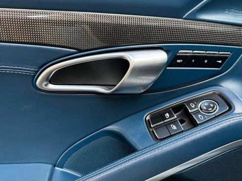 Used 2015 Porsche 911 Turbo S image 17