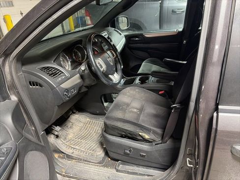 Used 2015 Dodge Grand Caravan SXT w/ Blacktop Package image 8