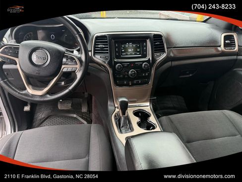 Used 2016 Jeep Grand Cherokee Laredo image 6