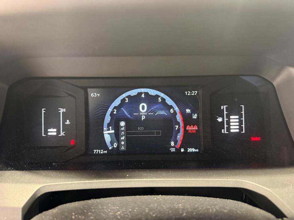 Certified 2025 Toyota Tacoma SR5 AWD/4WD image 27