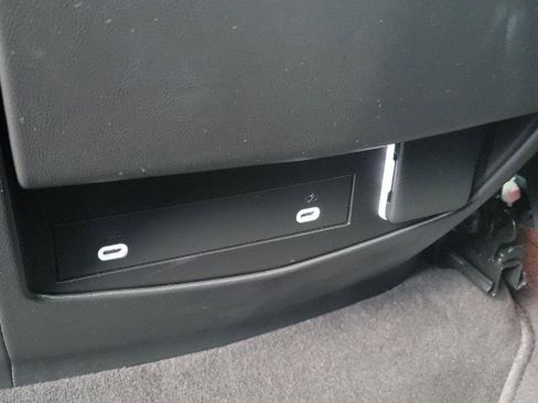 Used 2023 Cadillac Escalade Premium Luxury image 27