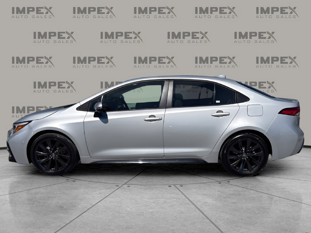 Used 2023 Toyota Corolla SE FWD image 2