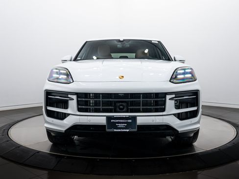 Certified 2026 Porsche Cayenne E-Hybrid image 10