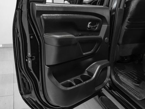 Used 2019 Nissan Titan SL w/ Midnight Edition image 43