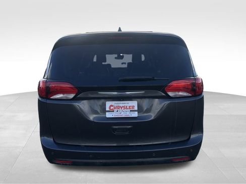 Used 2019 Chrysler Pacifica Touring-L Plus w/ Advanced Safetytec Group image 4
