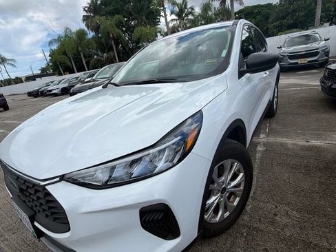 Used 2025 Ford Escape Active AWD/4WD image 1