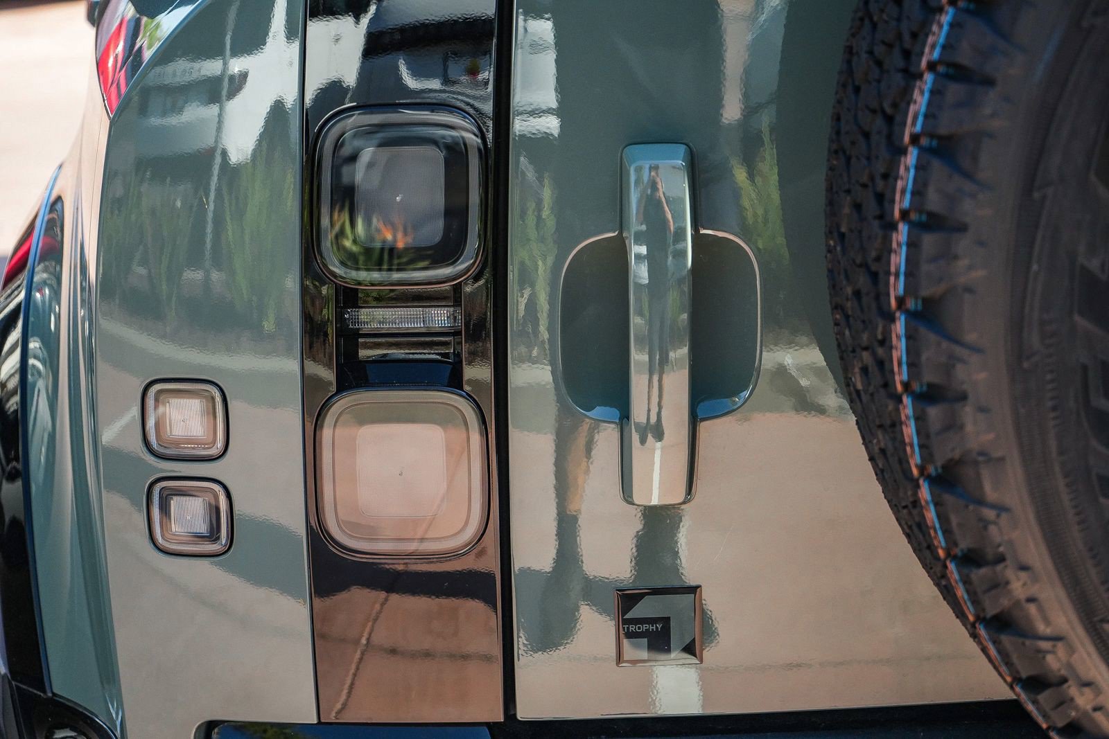 New 2026 Land Rover Defender 110 AWD/4WD image 7