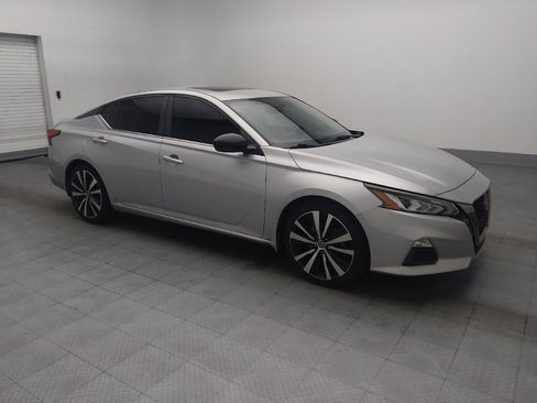 Used 2019 Nissan Altima 2.5 SR w/ SR Premium Package FWD image 11