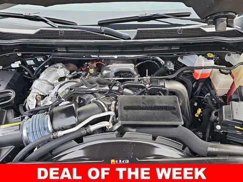 Used 2024 Chevrolet Silverado 2500 ZR2 w/ Technology Package image 31