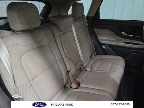 Used 2022 Lincoln Corsair AWD w/ Equipment Group 101A image 19
