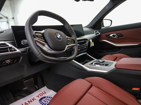 Used 2025 BMW 330i xDrive Sedan w/ Convenience Package image 10
