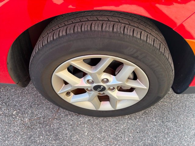 Used 2023 Kia Soul LX w/ LX Technology Package FWD image 3