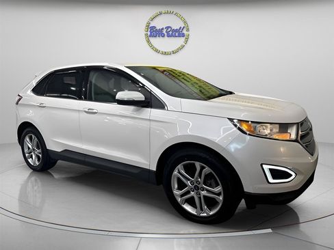 Used 2018 Ford Edge Titanium w/ Technology Package FWD image 7