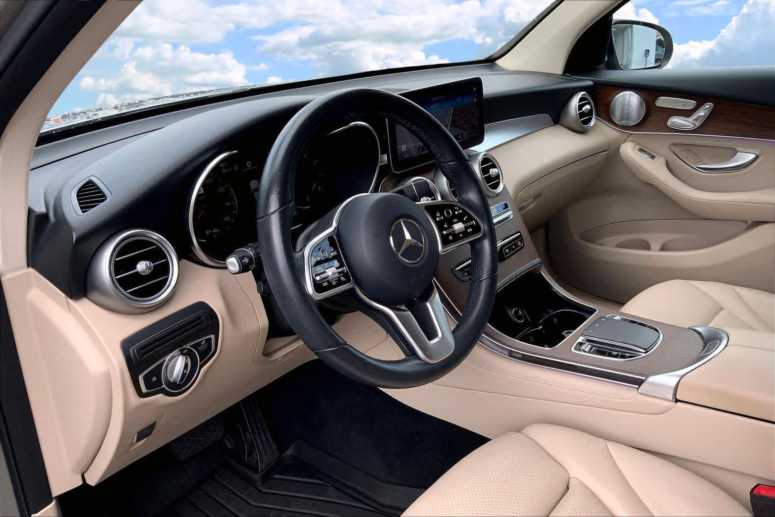 Used 2020 Mercedes-Benz GLC 300 image 2