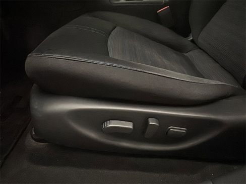 Used 2019 Nissan Leaf SV Plus w/ SV Plus Technology Package image 10