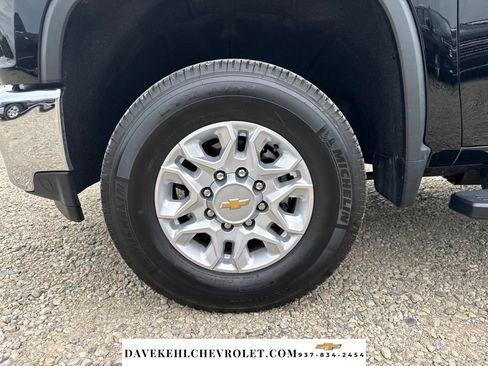 Used 2022 Chevrolet Silverado 2500 LT w/ Convenience Package AWD/4WD image 3