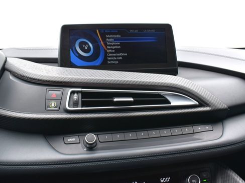 Used 2017 BMW i8 image 34