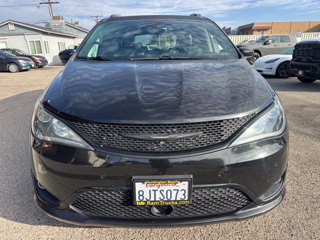 Used 2019 Chrysler Pacifica Touring-L Plus w/ Advanced Safetytec Group FWD image 2