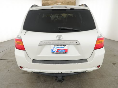 Used 2010 Toyota Highlander SE FWD image 4