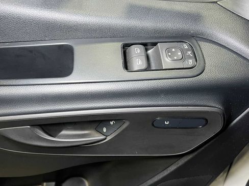 Used 2025 Mercedes-Benz Sprinter 2500 image 21
